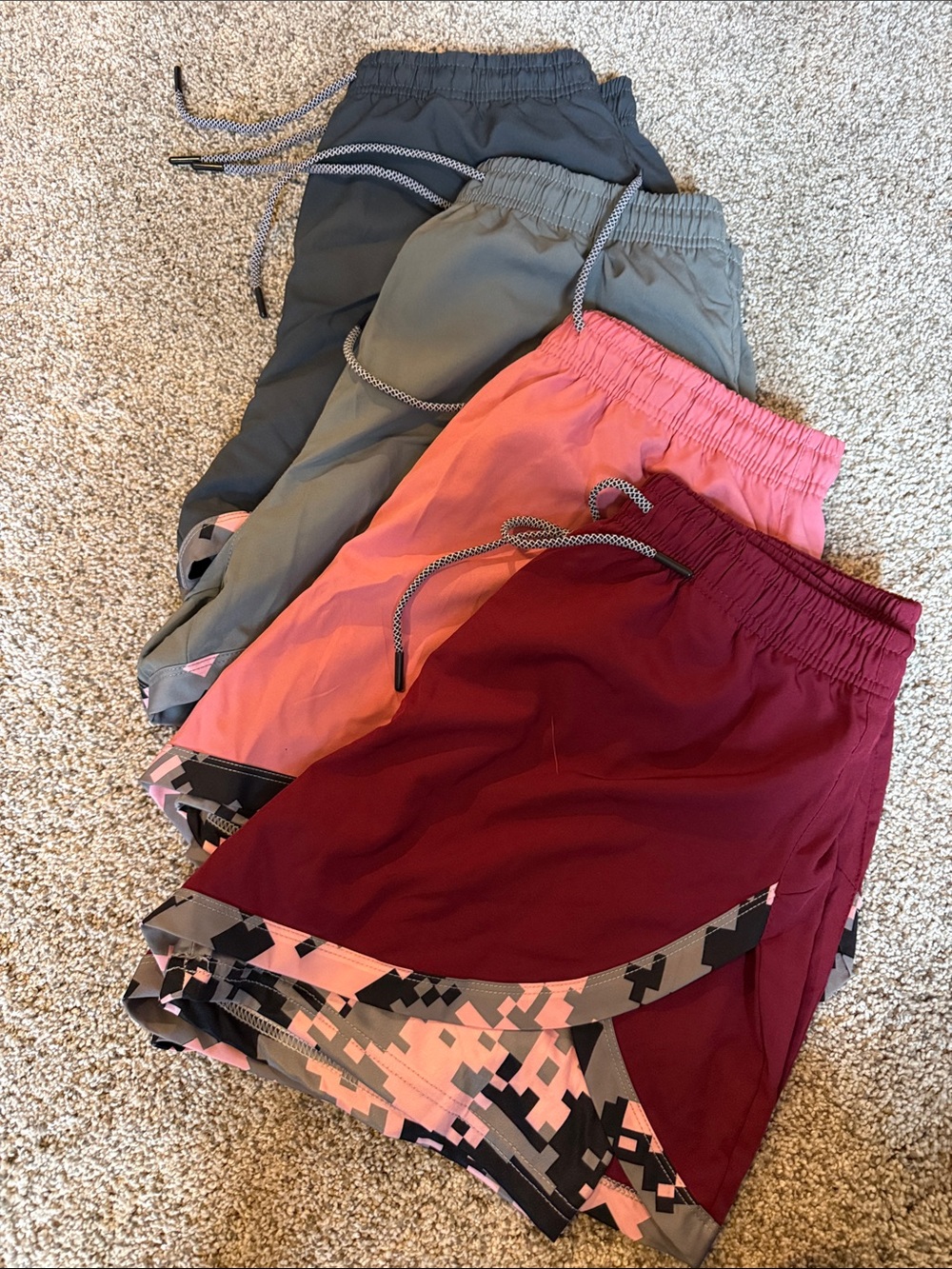 Bundle of 4 women’s active shorts sz L